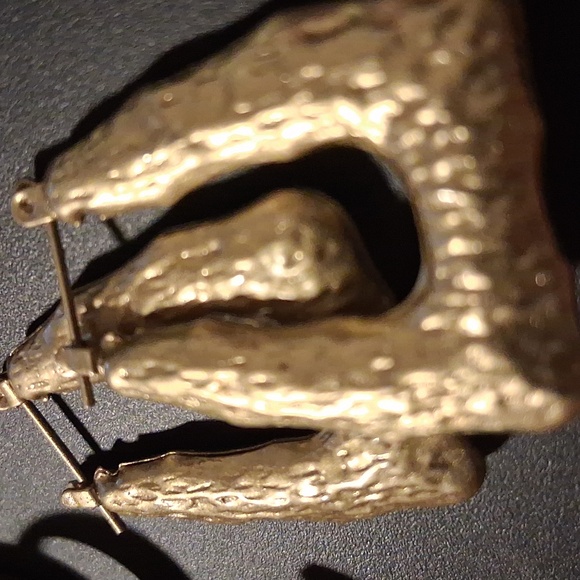 Beautiful Well Made Vintage Gold Hoop and Drop Earrings Set. - Picture 3 of 8